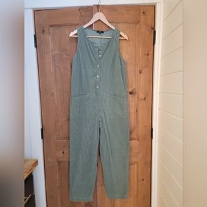 Sleeveless Green Jumpsuit